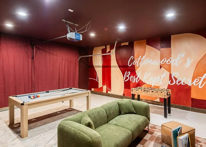 Cactus Hollow~spa~sauna~cold Plunge~theatre~golf Holiday home *