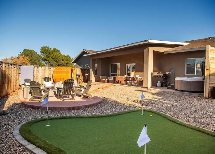 Cactus Hollow~spa~sauna~cold Plunge~theatre~golf